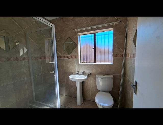 3 BEDROOM HOUSE FOR SALE IN DENNEOORD